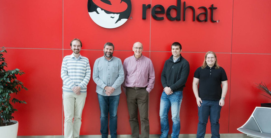 Dalším strategickým partnerem Matfyzu se stal Red Hat