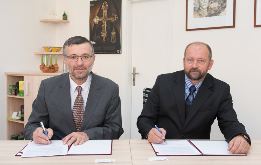 Podpis memoranda o partnerství (foto: Svoboda)