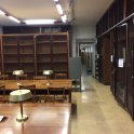 Studovna v Padově, která ale moc příjemnou studovní atmosféru nevytváří. Knihy zde jsou zamčené jako ve vězení (foto Jakob Kindl)