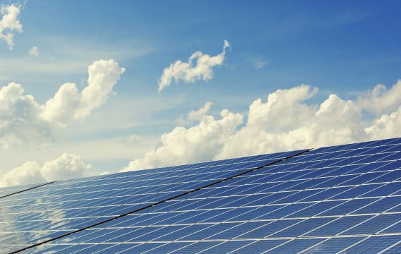 Příběh fotovoltaiky: Před 70 lety vznikl první křemíkový solární článek