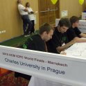 Družstvo MFF UK při soutěži (zleva F. Hlásek , M. Olšák, Š. Šimsa)