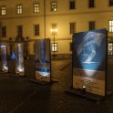 Výstava uspořádaná na Malostranském náměstí při příležitosti předávání Cen Neuron (foto: Lukáš Bíba)