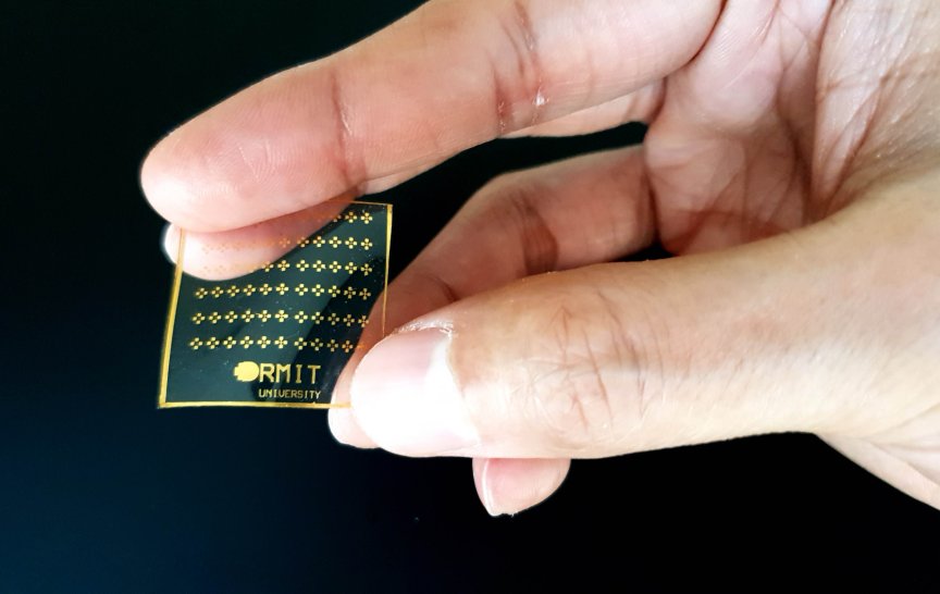 Prototyp elektronické kůže, kterou vyvinuli vědci z australské RMIT University (foto: RMIT University)