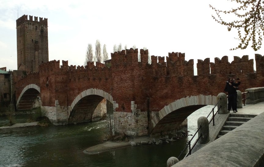 Ponte  di Castelvecchio vo Verone (foto: L. Ohman)