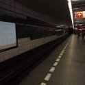 Šifra na reklamním panelu v metru