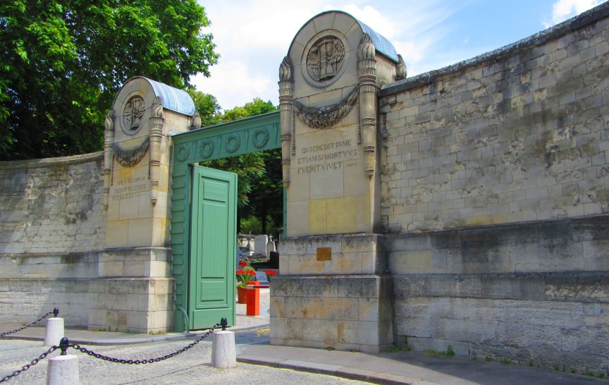 Foto č. 1 - Vstupní brána Cimetière du Père-Lachaise, Paříž, Francie.