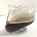 Speciálně navržený šálek pro vesmírné espresso (foto: NASA/ISS Research, Public domain, via Wikimedia Commons)