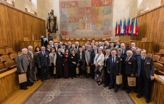 Absolventi z roku 1976 se setkali na zlatých promocích