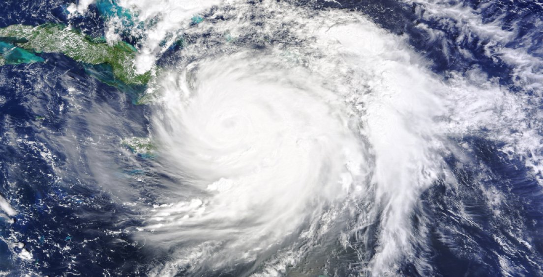 Aktualita z fyziky: Odkud berou hurikány zásoby vody?