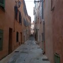 Saint Tropez - Úzké a od sebe prakticky nerozeznatelné uličky jsou pro Provence typické (foto: L. Hýlová)