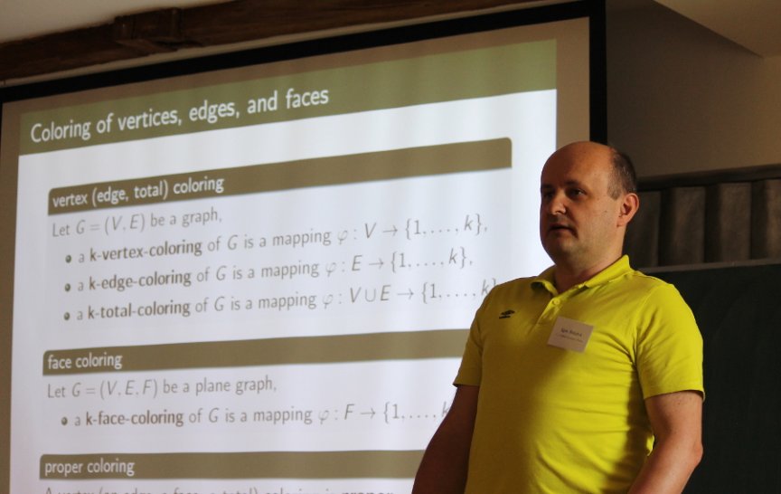 Igor Fabrici přednáší o barvení (foto: CSGT)