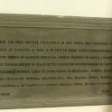 Foto č. 2 - Pamětní deska v kostele Svatého kříže, kde byl podle tradice Leonardo da Vinci pokřtěn, Vinci, Itálie.