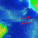 Transformní zlom Romanche s vyznačeným pohybem tektonických desek (zdroj: NOAA)