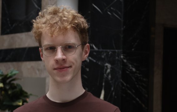 Efektivní sklad jako živý organismus: Peter Kochelka simuluje budoucnost logistiky