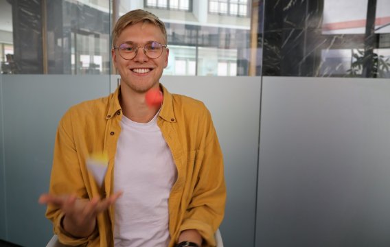 Starověká tělesa optikou informatiky