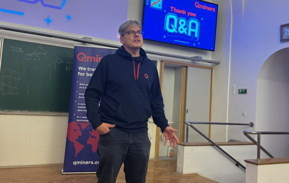 Absolvent MFF UK Petr Filipský o výkonu, latenci a C++ ve firmě Qminers