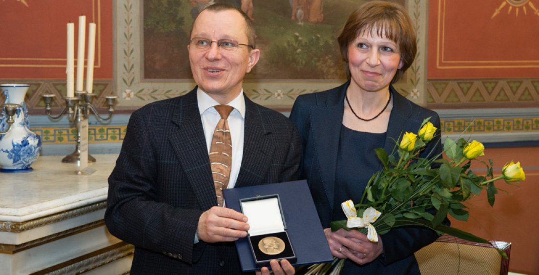 Profesor Strakoš obdržel medaili Bernarda Bolzana