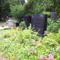 Foto č. 4 - Hrob prof. Posejpala v urnové části Vinohradského hřbitova. (červen 2014, foto: V. Kemenny)