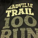 Leadville Trail 100 Mile Run se v posledních letech stal profesionálně a velmi dobře marketingově řízenou firmou. Na oficiálním tričku našel každý registrovaný závodník své jméno (foto: archiv J. Hanouska)