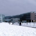 V budově napravo sídlí fakulta informatiky, v té nalevo je hlavní vchod, knihovna a menza (foto: J. Maroušek)