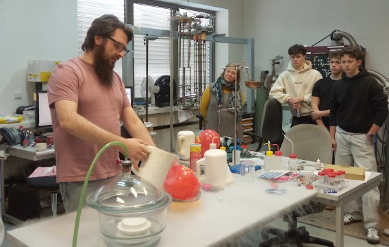 Studenti Wichterlova gymnázia v Ostravě navštívili již podeváté MFF UK
