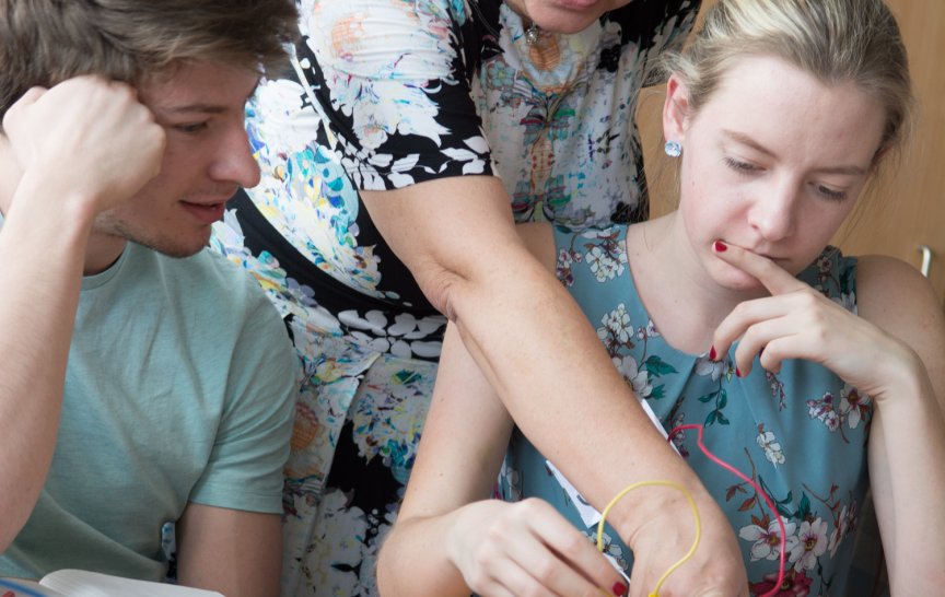 S heuristickou metodou seznamuje dr. Dvořáková také studenty Matfyzu (foto: Svoboda)