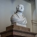 Vydrova busta z roku 1814 v budově dnešního Matfyzu na Karlově (foto: L. Svoboda)