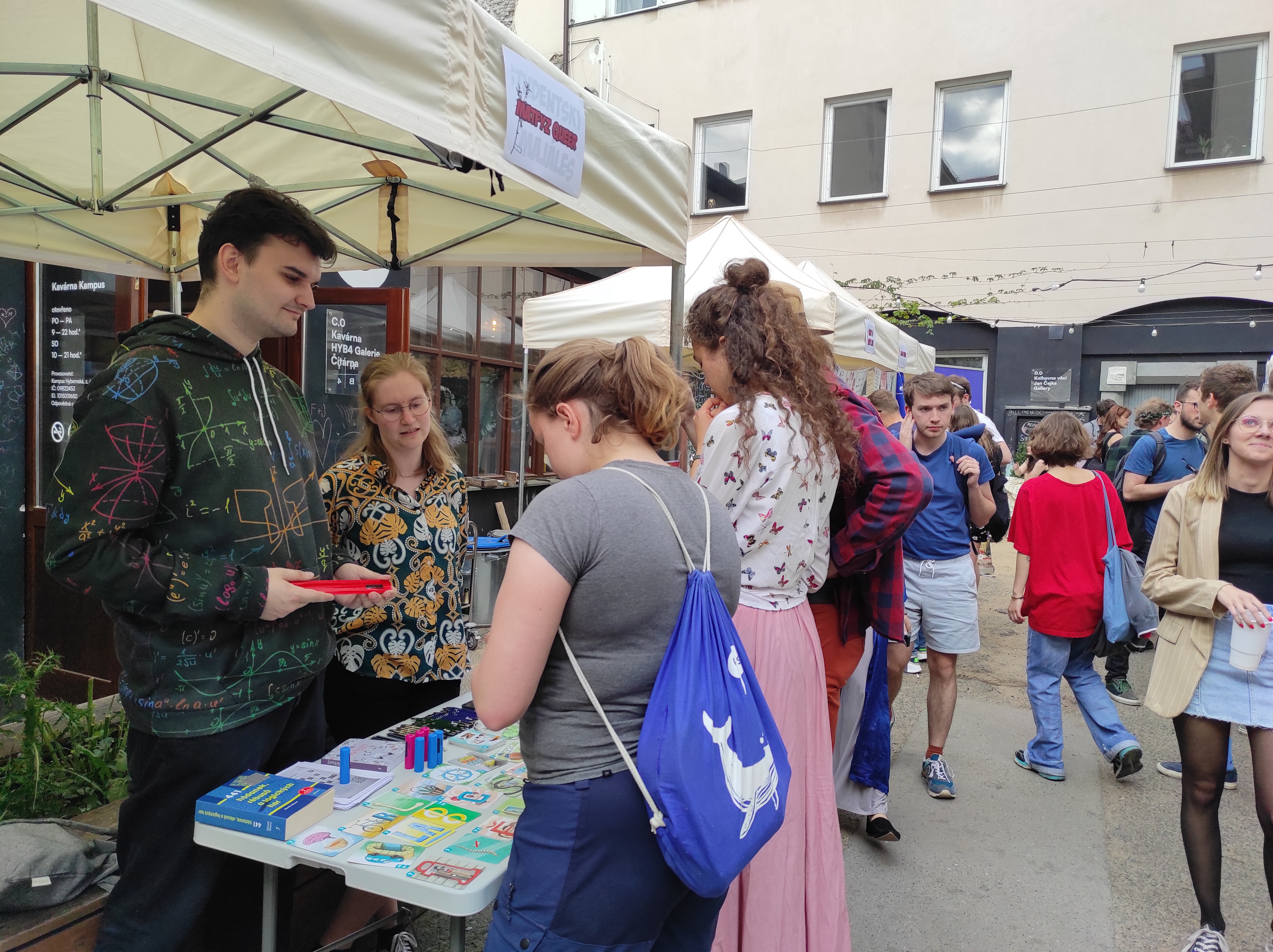 Studenti oslavili První máj v Kampusu Hybernská