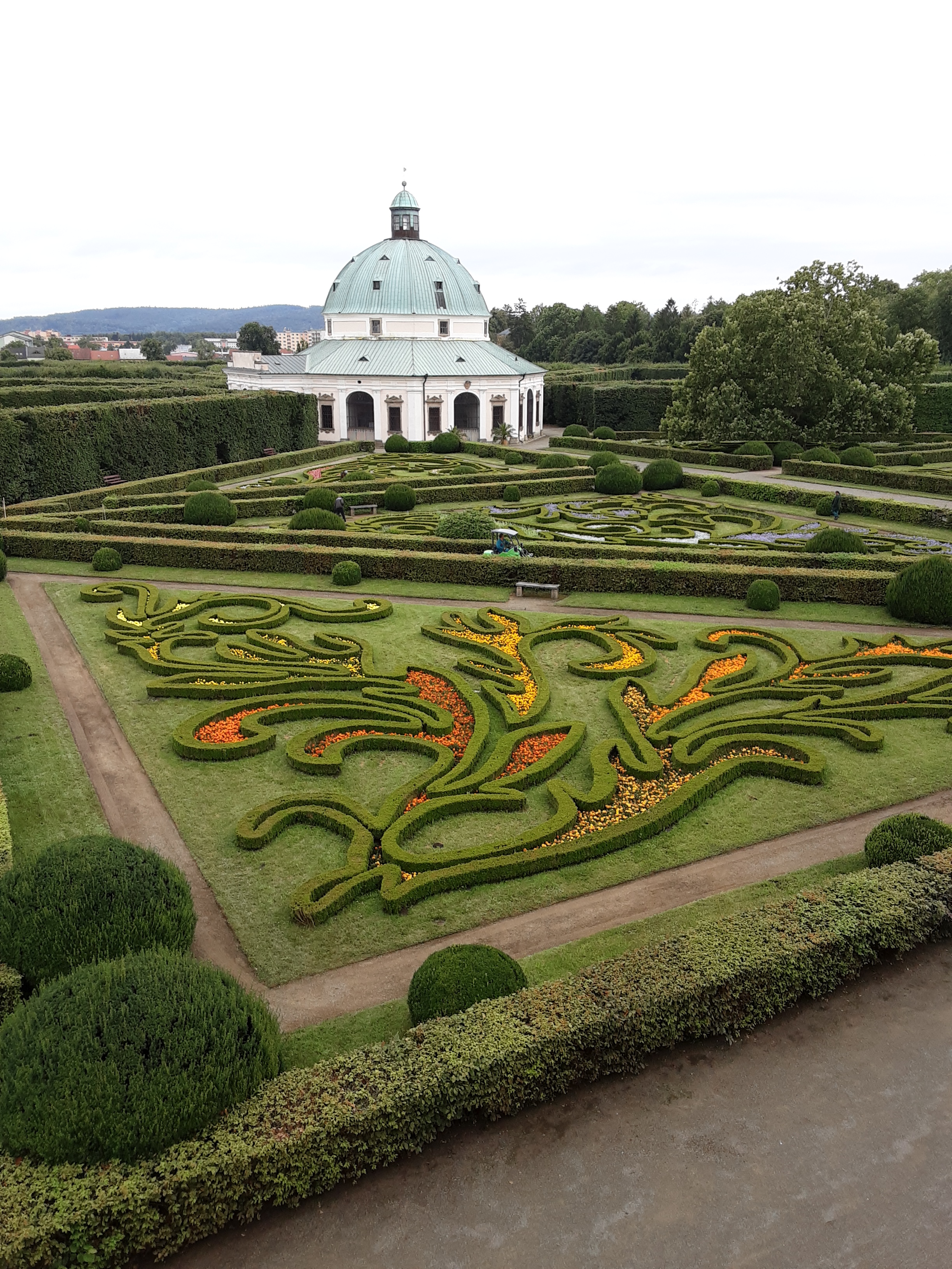 Fyzikální toulky: Křížem krážem republikou