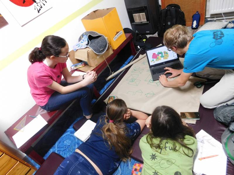 Výfuk zve na Kyber Koncil, víkend plný kvízů, přednášek a her