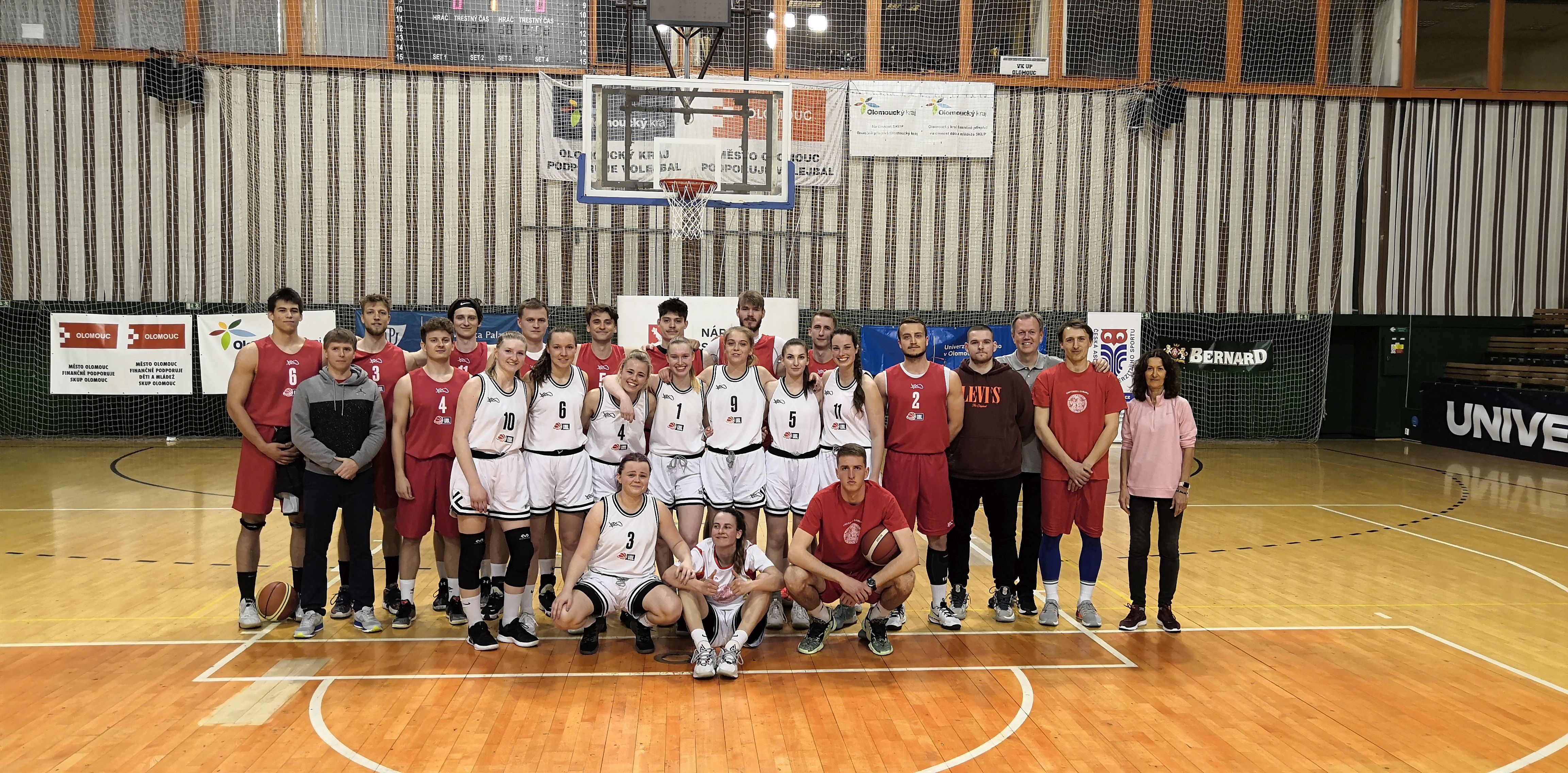 Studenti UK bodovali v Univerzitní basketbalové lize