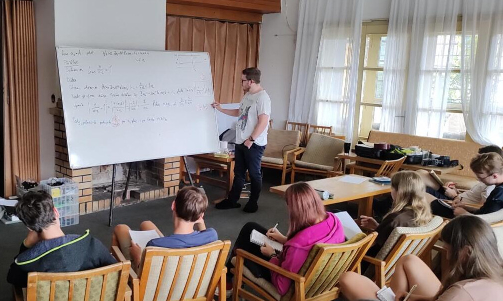 Letní soustředění přiblížilo vysokoškolskou matematiku a fyziku