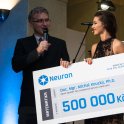 Předávání cen Neuron - doc. Michal Koucký přebírá cenu	