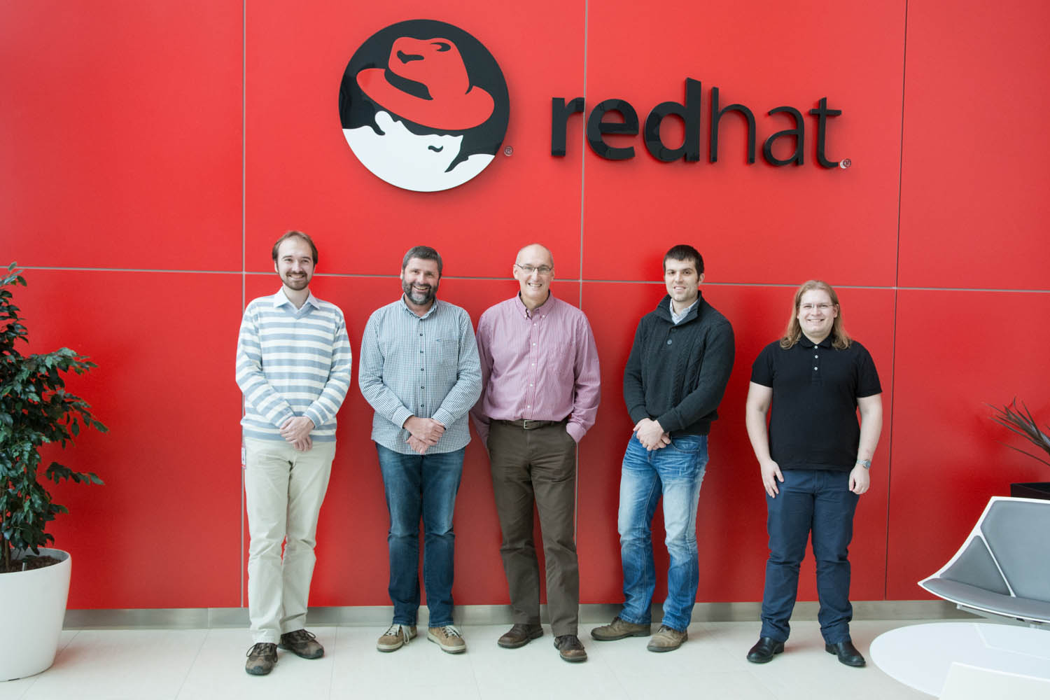 Dalším strategickým partnerem Matfyzu se stal Red Hat