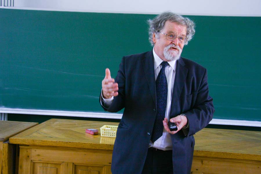 Věda na UK: Medailonek Jaroslava Nešetřila