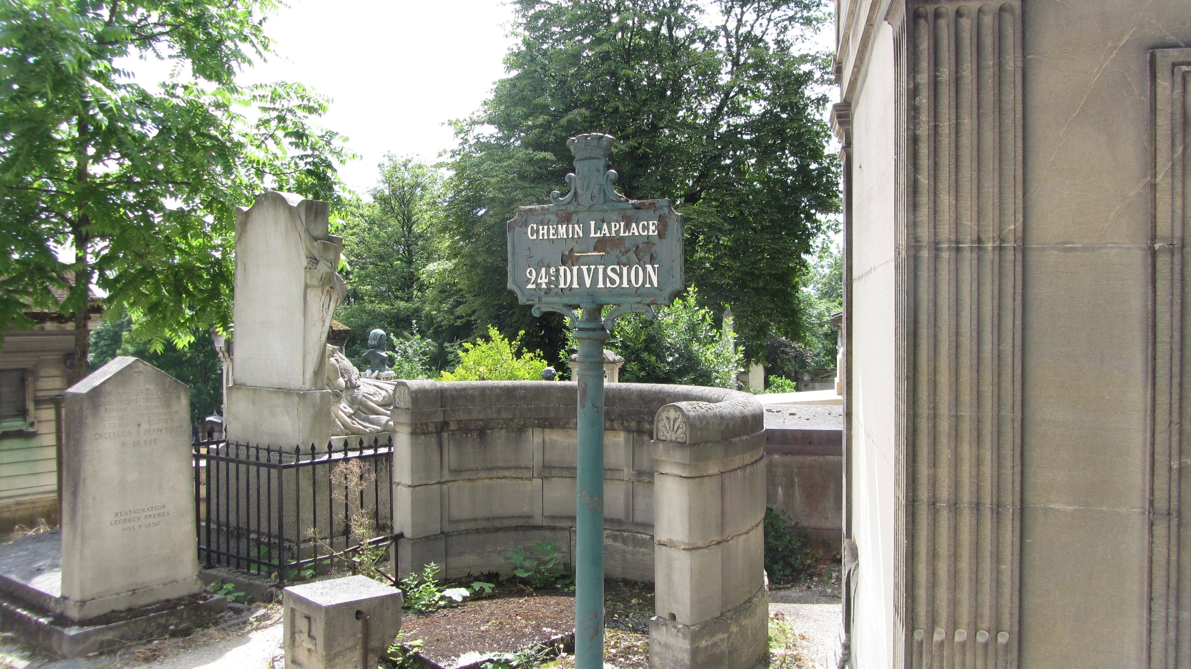 Zahraniční putování po hrobech slavných matematiků, fyziků, astronomů XI: Francie, Laplace a Poisson