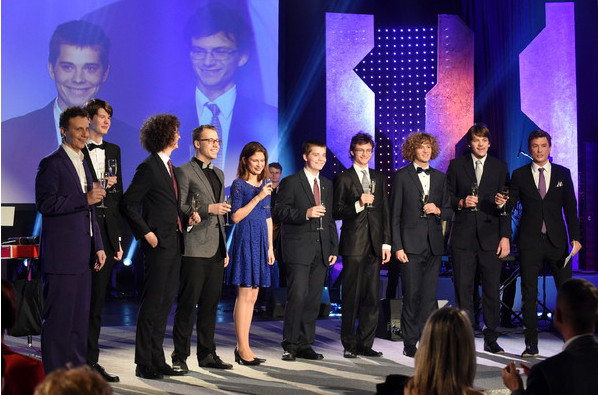 Matfyz ocení české hlavičky