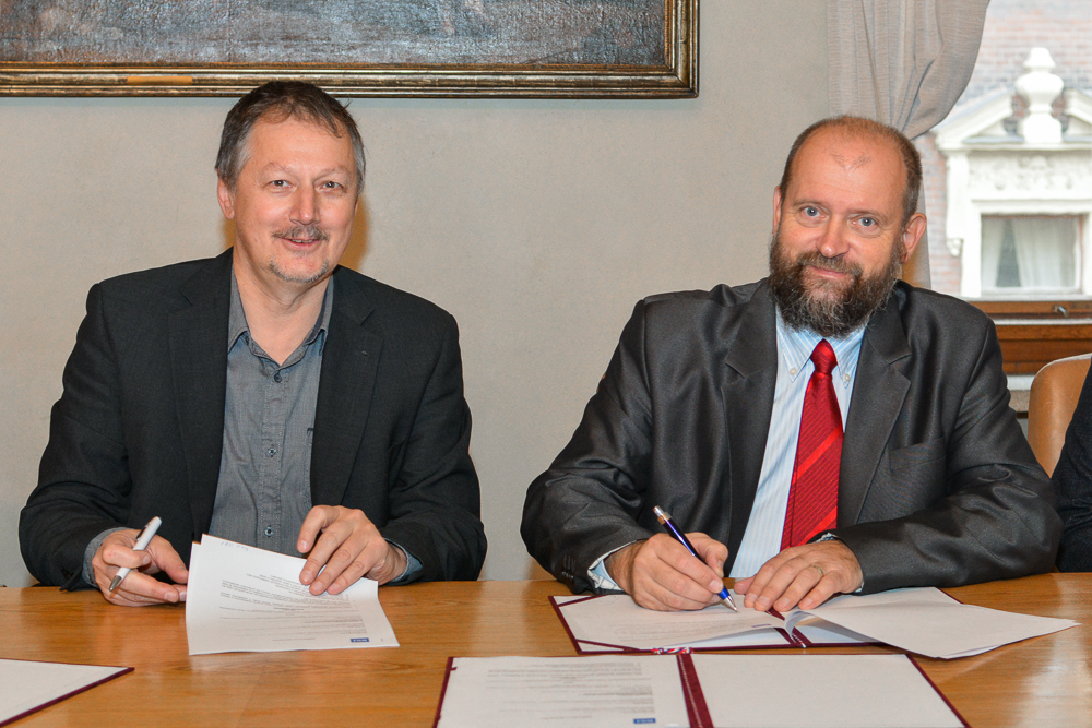 MFF&nbsp;UK a RSJ potvrzují spolupráci