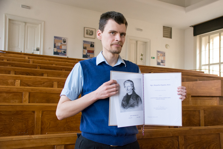 Na hranici těžkých problémů